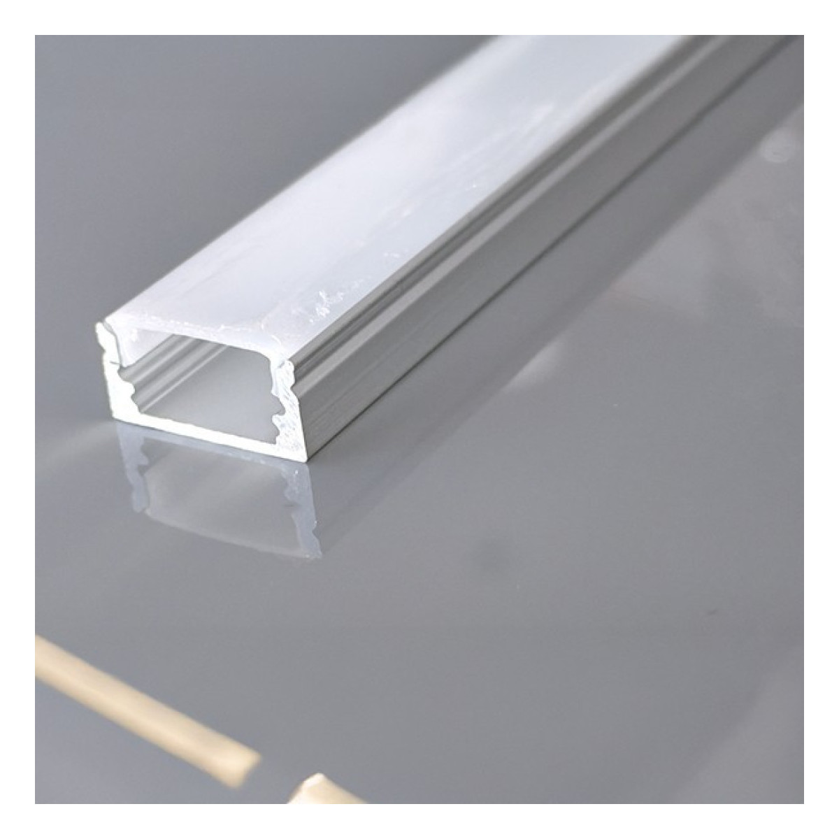 Profil Aplicat Negru Dispersor 2000x17x8Mm 90° Plus